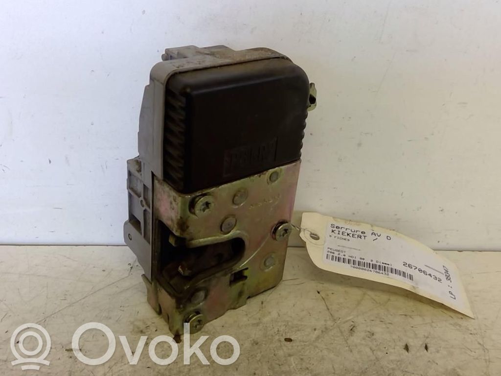 Peugeot 206 Zamek drzwi przednich 