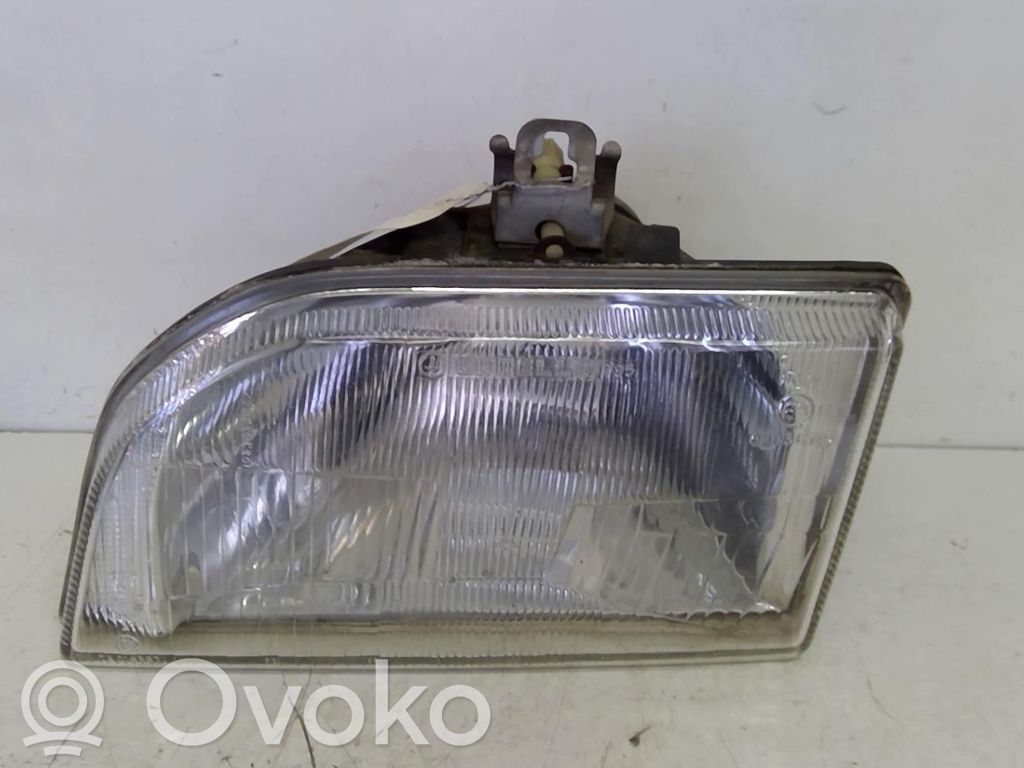 Ford Fiesta Headlight/headlamp 
