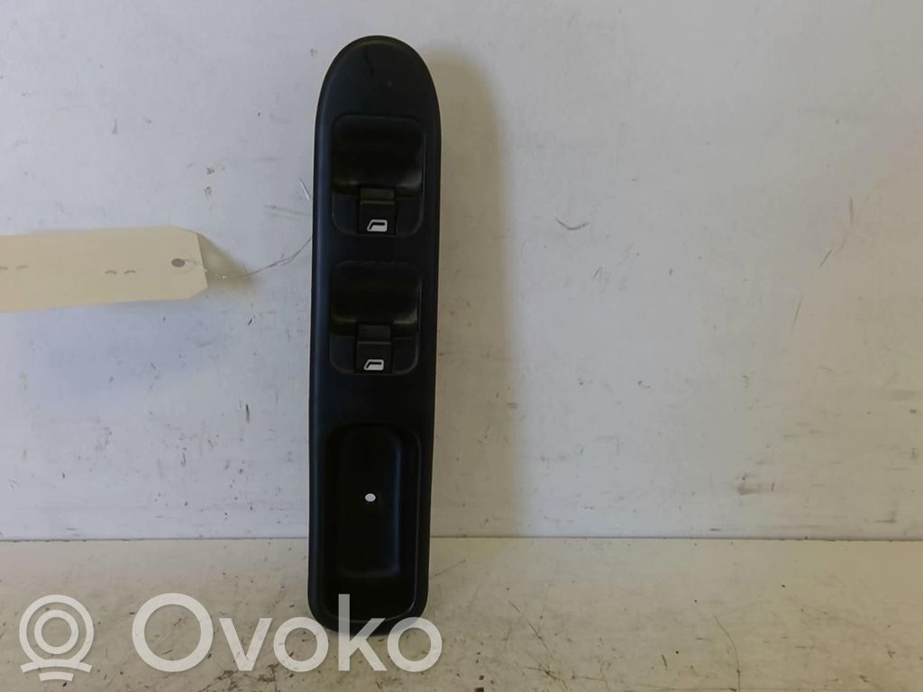 Peugeot 307 Electric window control switch 