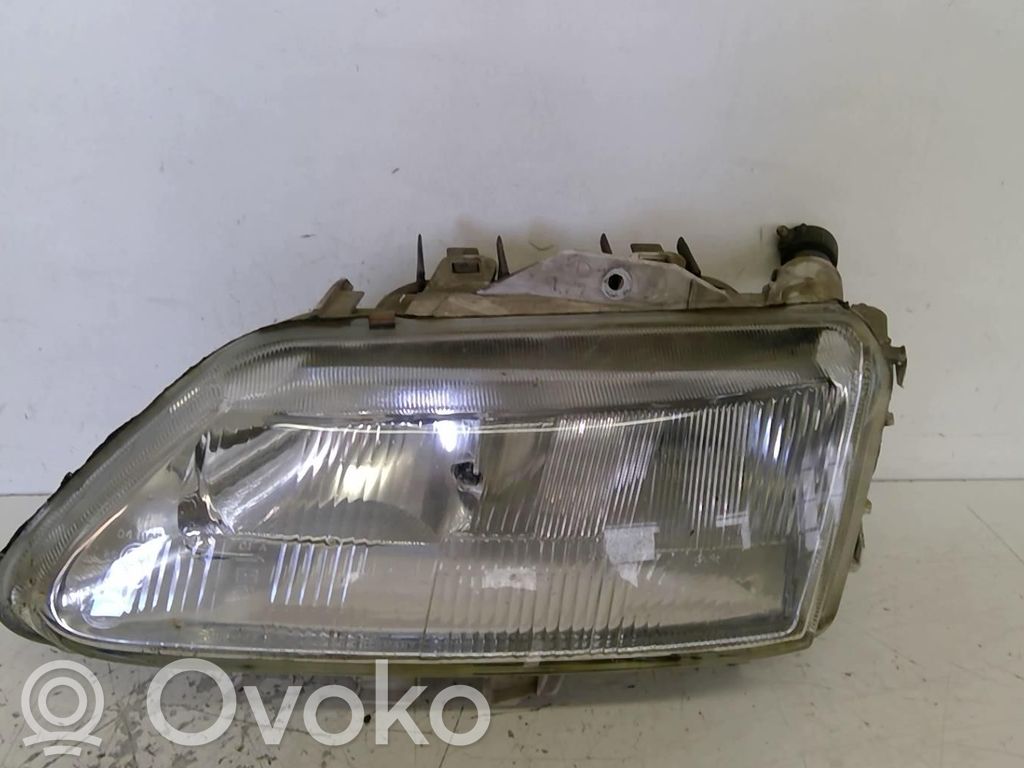 Renault Laguna I Lampa przednia 
