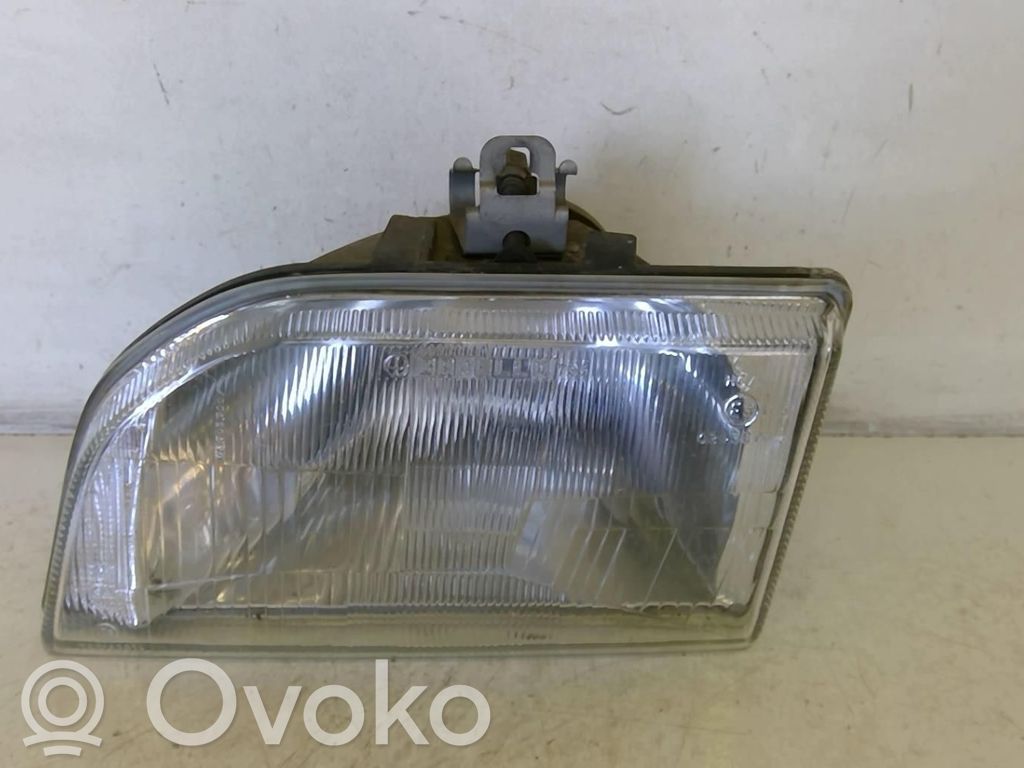 Ford Fiesta Headlight/headlamp 