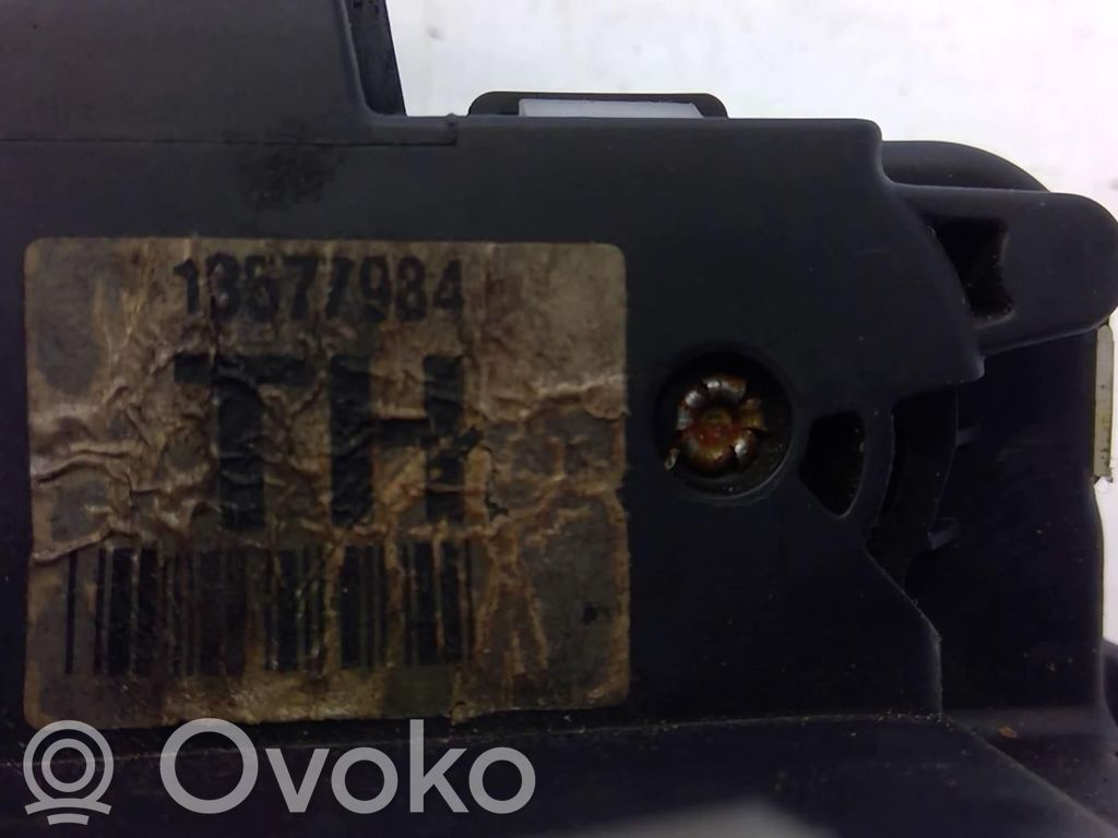 Opel Astra J Front door lock 