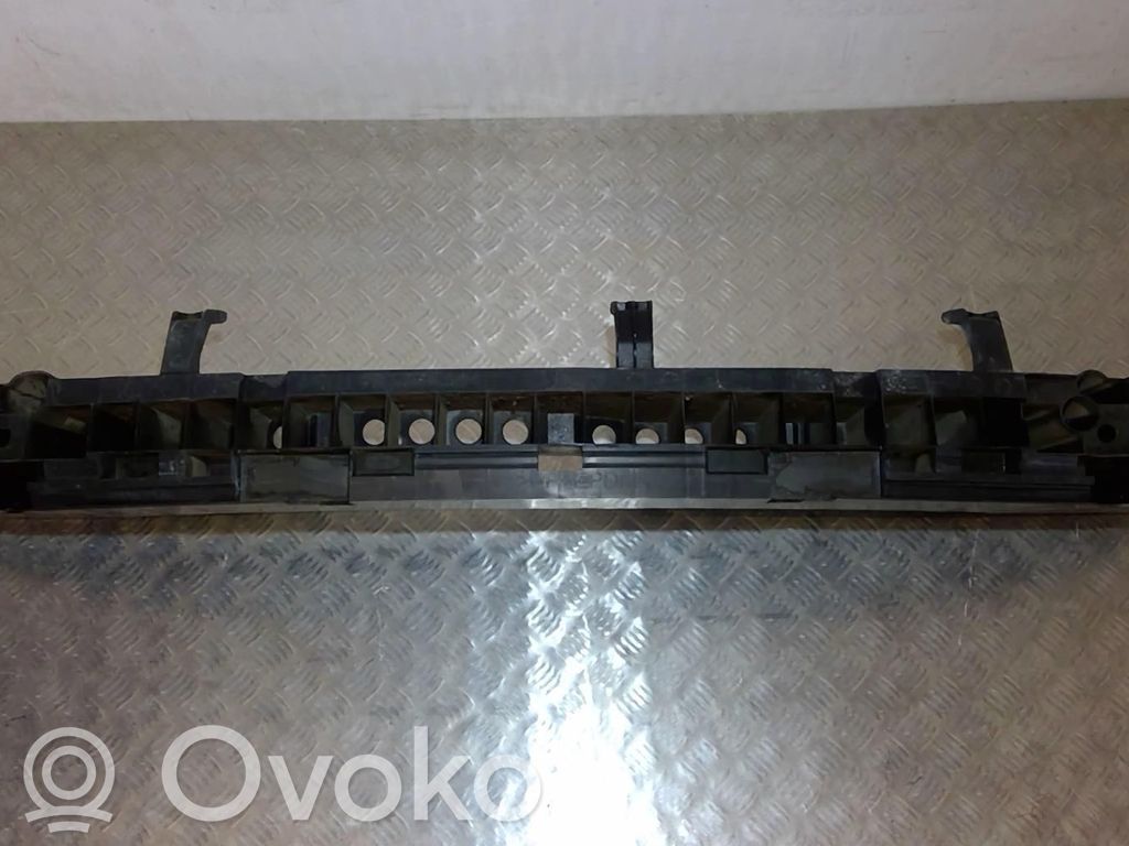 Aizmugurē bampera balka   8200670330