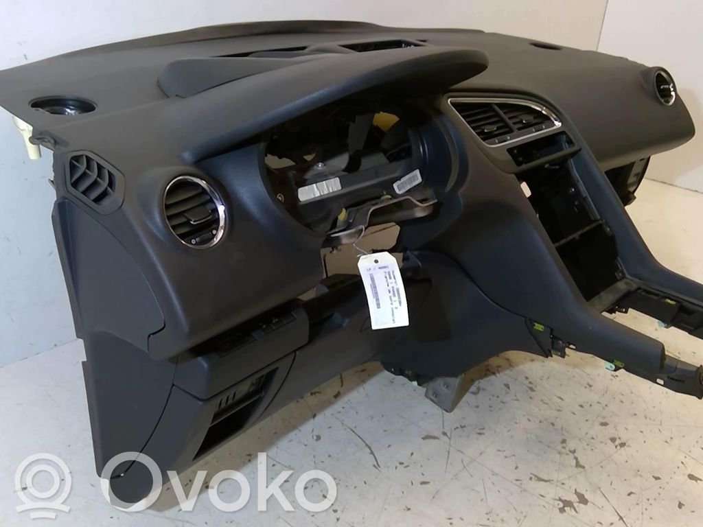 Peugeot 5008 Panel de instrumentos 