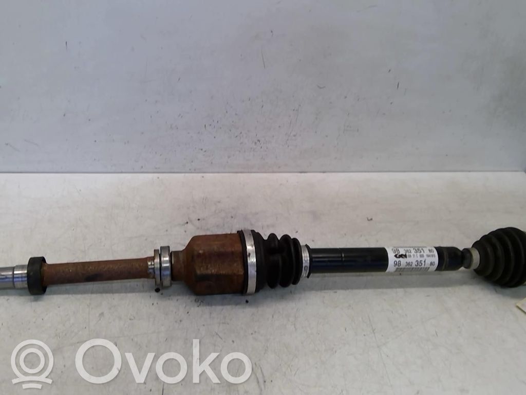 Citroen C4 III e-C4 Etuvetoakseli 