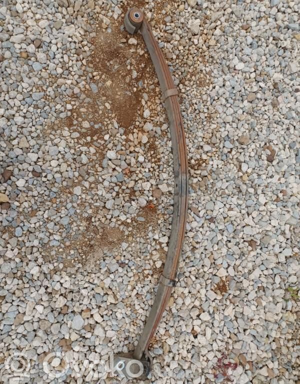 Front leaf spring