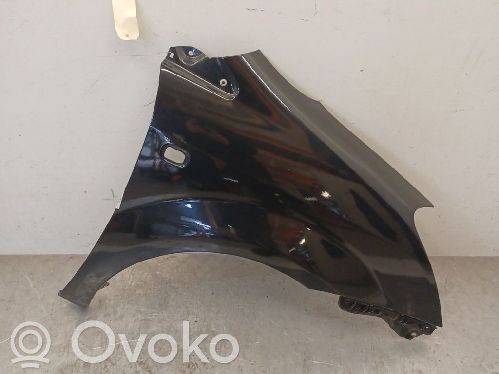 Toyota Corolla Verso E121 Aripă 