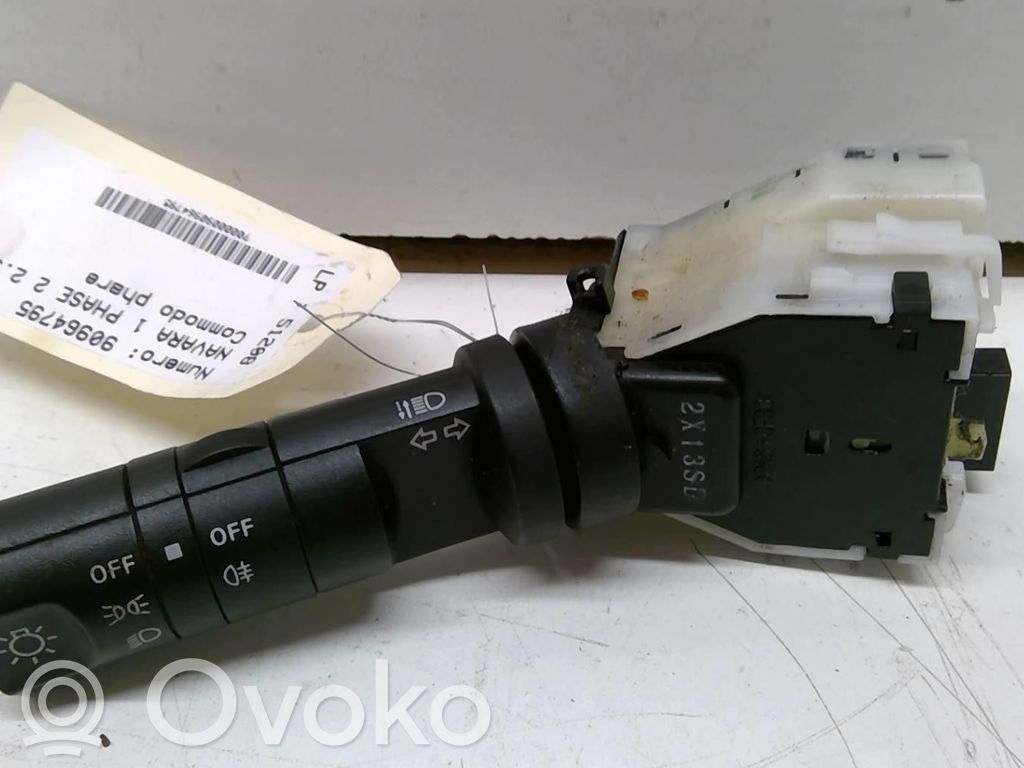 Nissan Navara D40 Palanca de intermitentes 