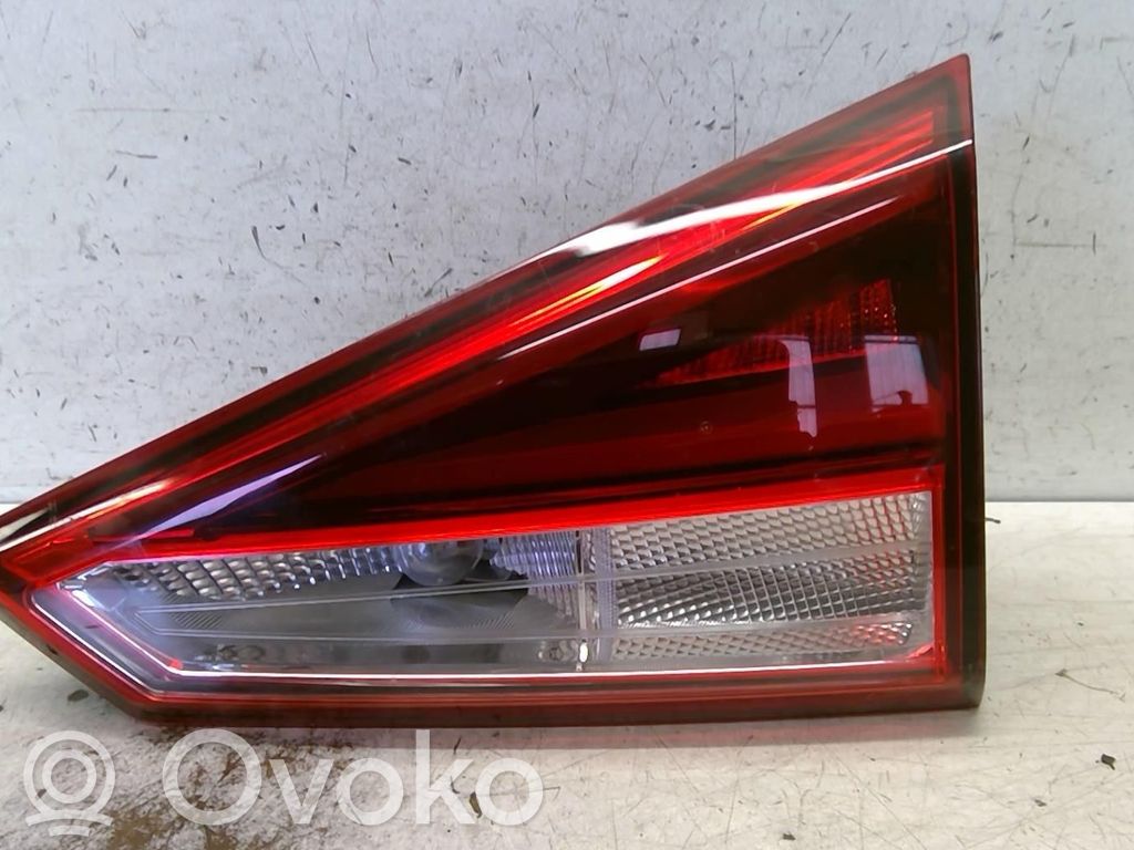 Seat Arona Lampă spate în capacul portbagajului 