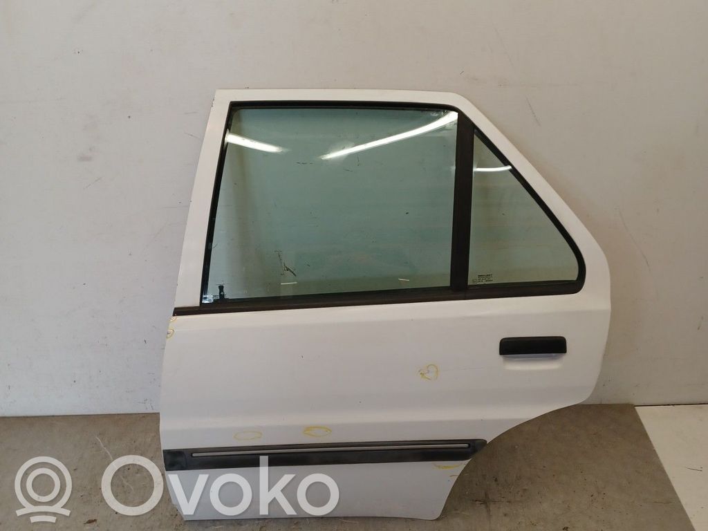 Peugeot 106 Puerta trasera 