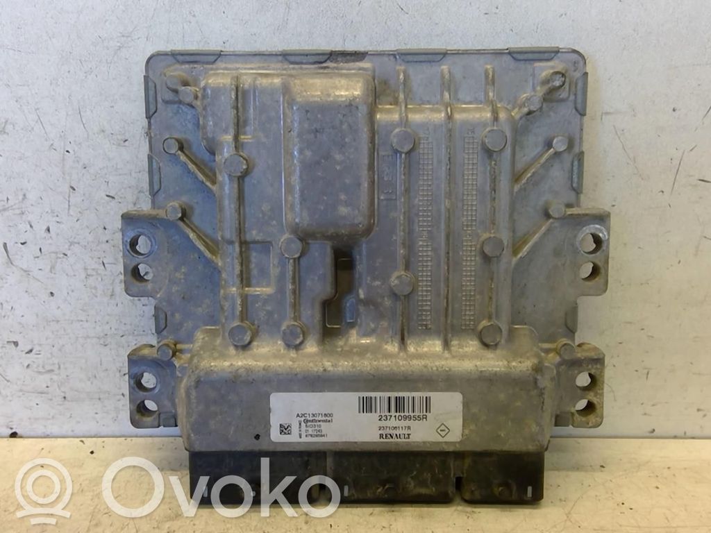 Renault Master III Engine control unit/module 