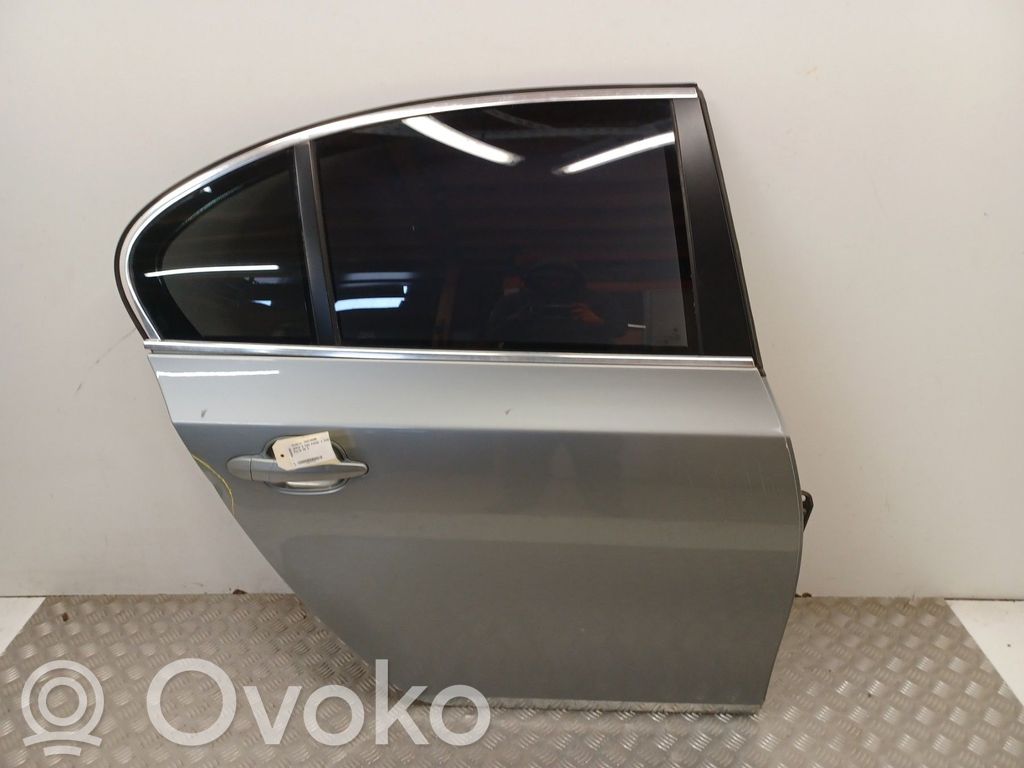 Aizmugurējās durvis   41527202342