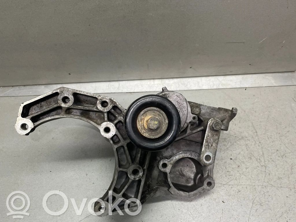 Chevrolet Captiva Engine mounting bracket 