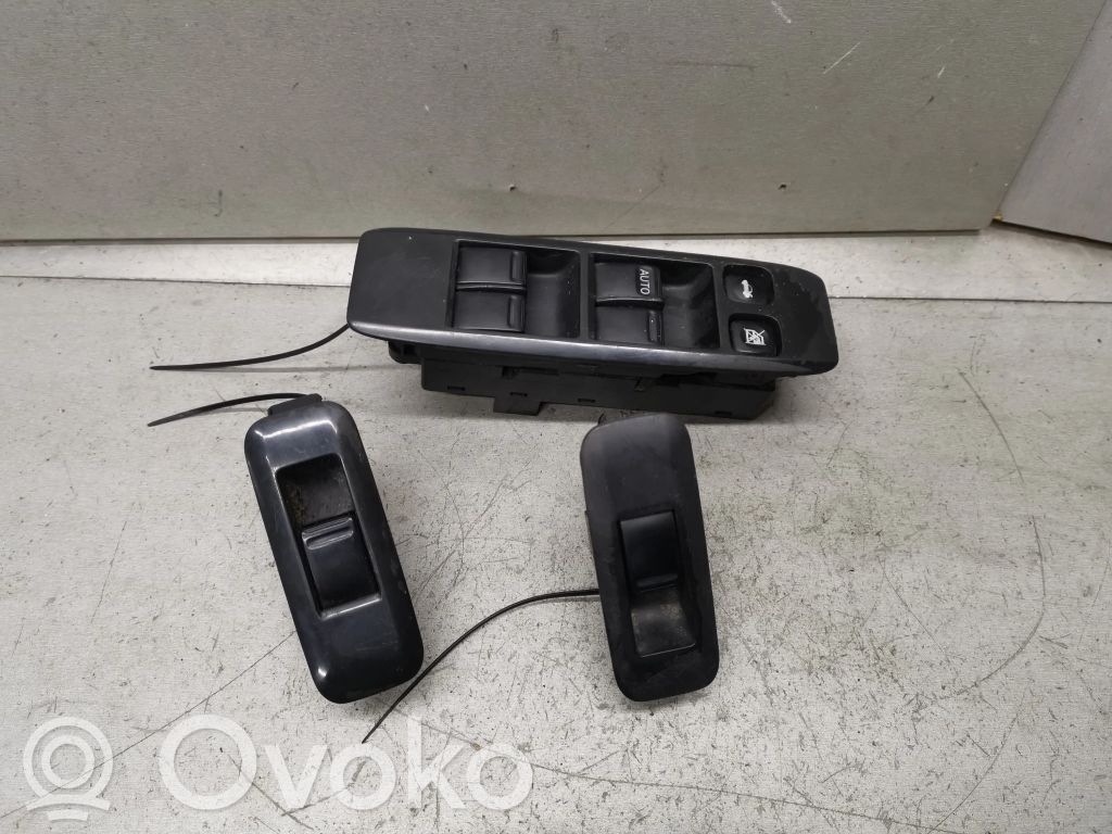 Nissan Primera Electric window control switch 