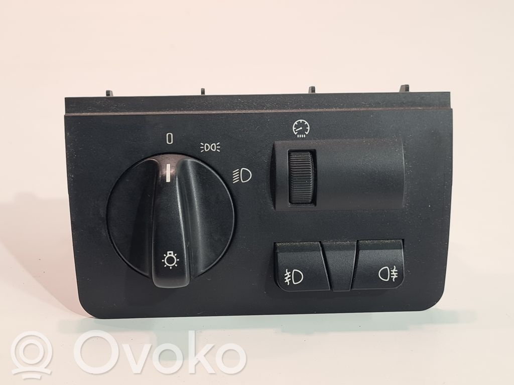 Light switch   8380255
