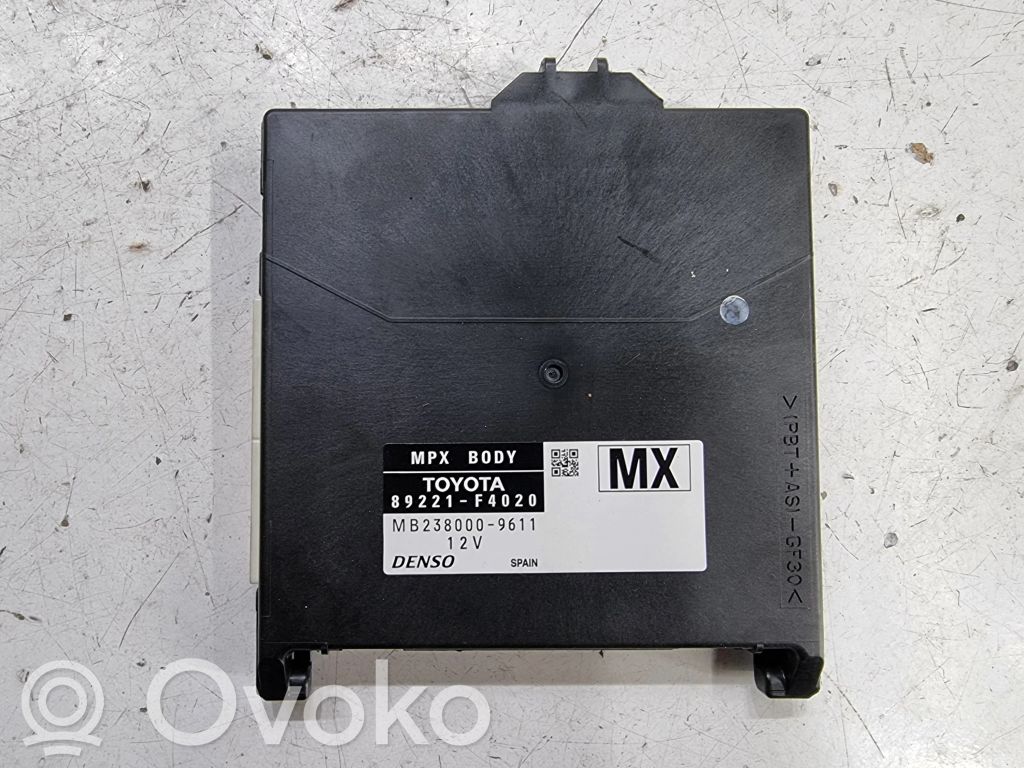 Toyota C-HR I Modul de control caroserie central 