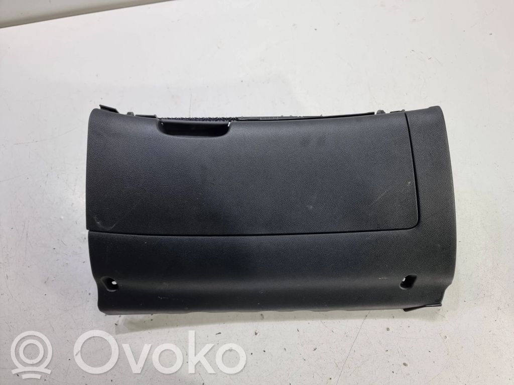 Skoda Octavia Mk2 (1Z) Kit de boîte à gants 