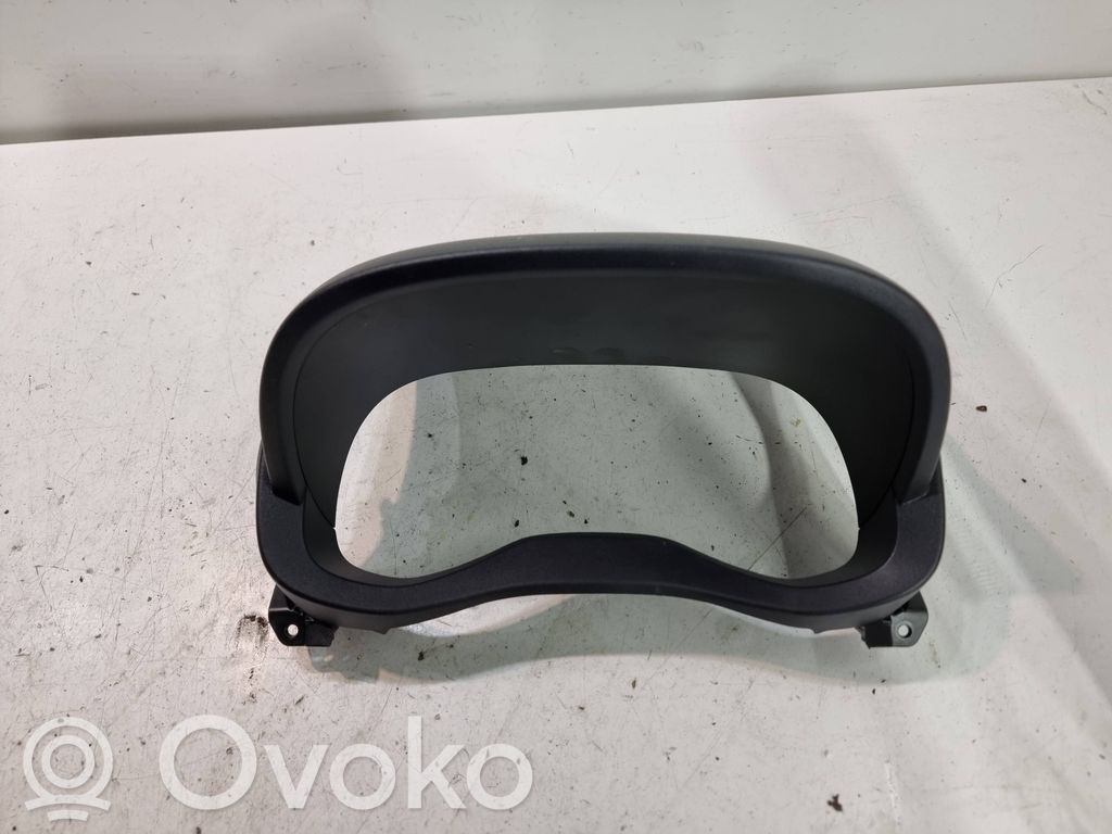 Toyota Yaris Cross Element deski rozdzielczej 