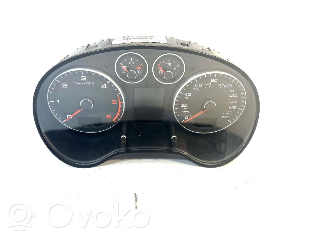 Audi A3 S3 8P Nopeusmittari (mittaristo) 