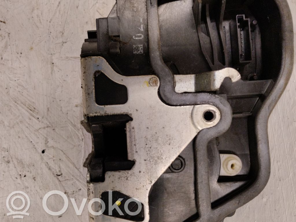 Rear door lock   715670,715670