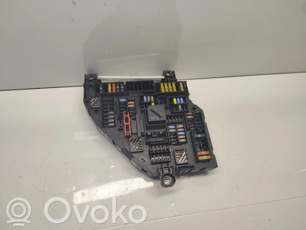 BMW X3 F25 Ramka / Moduł bezpieczników 