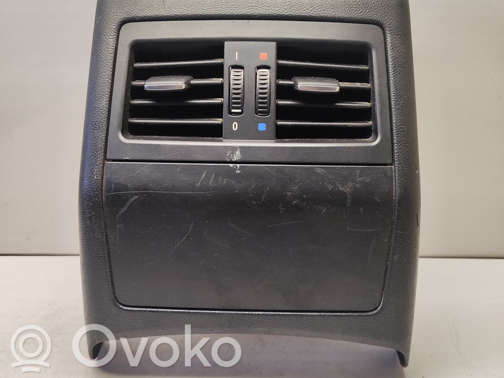 BMW 3 E90 E91 Oro grotelės gale 