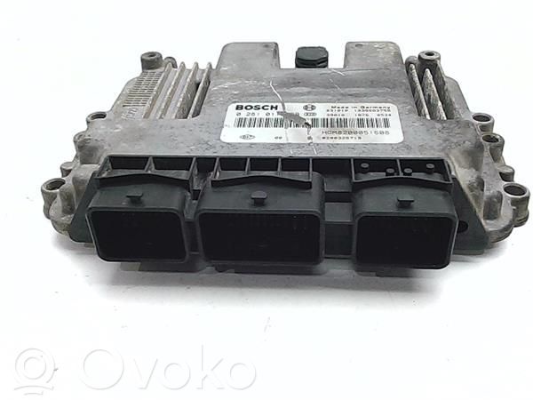 Opel Vivaro Engine control unit/module 