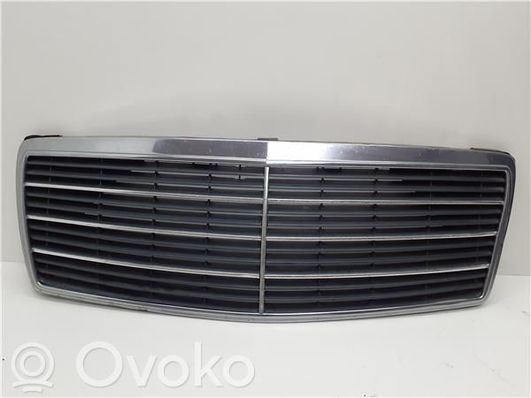 Mercedes-Benz Sprinter W901 W902 W903 W904 Grill / Wlot powietrza błotnika przedniego 