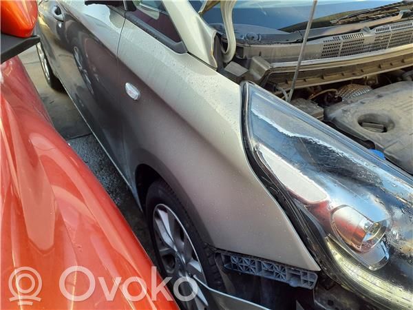 KIA Carens III Aripă 