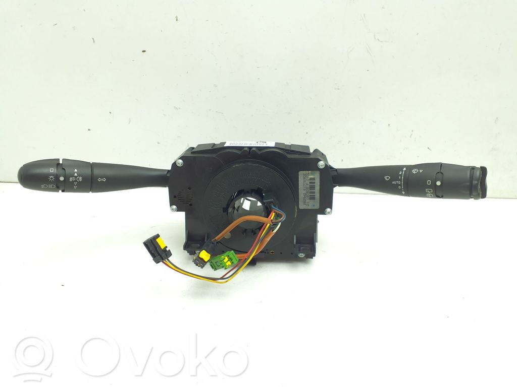 Peugeot 1007 Wiper control stalk 