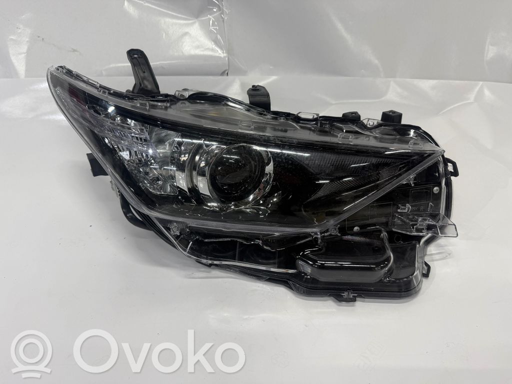 Toyota Auris E180 Scheinwerfer 