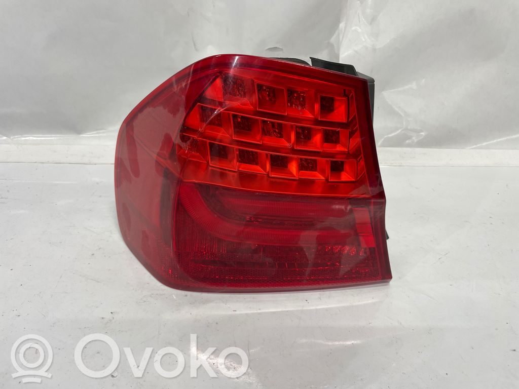 Luz trasera/de freno   21830101,7154153,A101BIZ44X