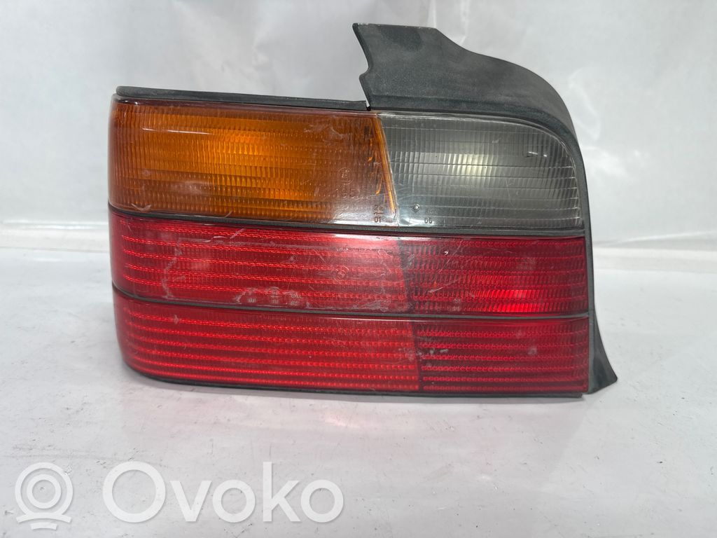 BMW 3 E36 Aizmugurējais lukturis virsbūvē 