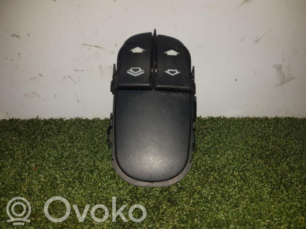 Electric window control switch   YS4T14529AA
