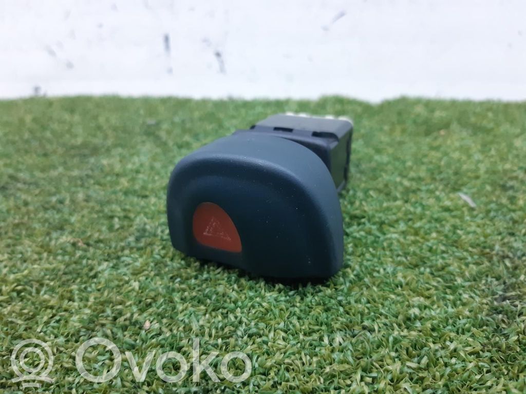 Botón interruptor de luz de peligro   841043
