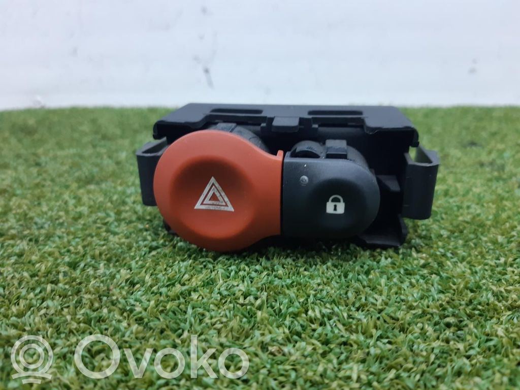 Hazard light switch   8200214896A