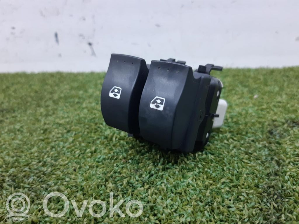 Renault Espace IV Electric window control switch 
