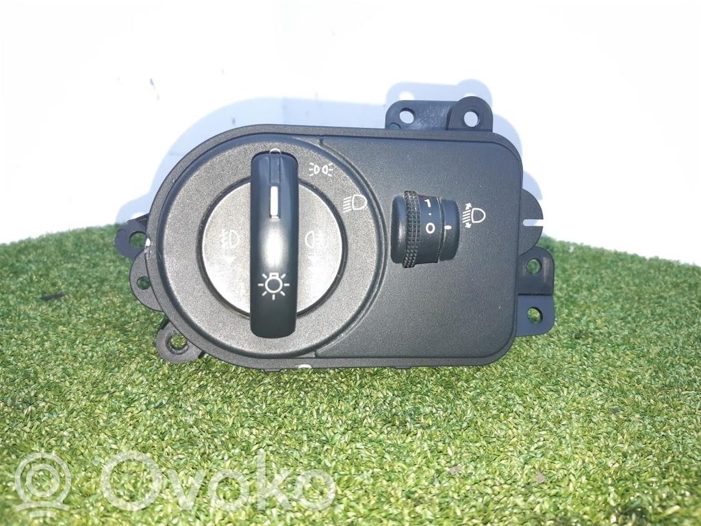 Interrupteur d’éclairage   2S6T13A024CA