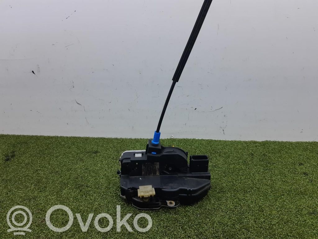 Opel Astra J Zamek drzwi przednich 