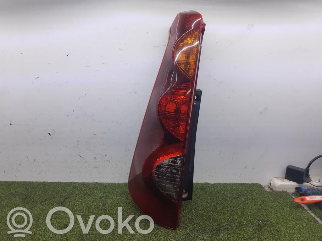 Nissan Note (E11) Galinis žibintas kėbule 