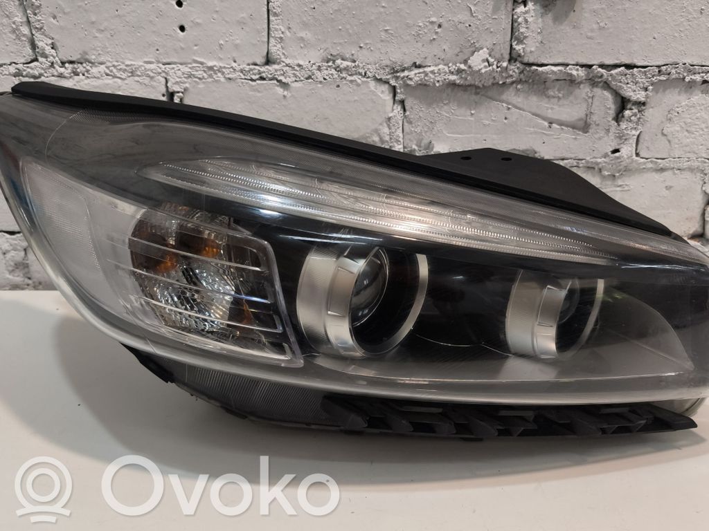 KIA Sorento Lampa przednia 