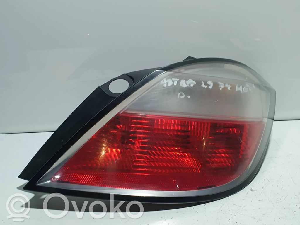 Opel Astra H Задний фонарь в кузове 