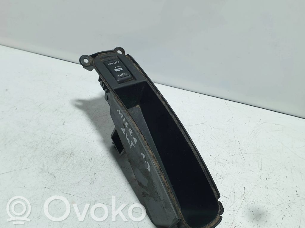 Nissan Micra Cita veida salona detaļa 