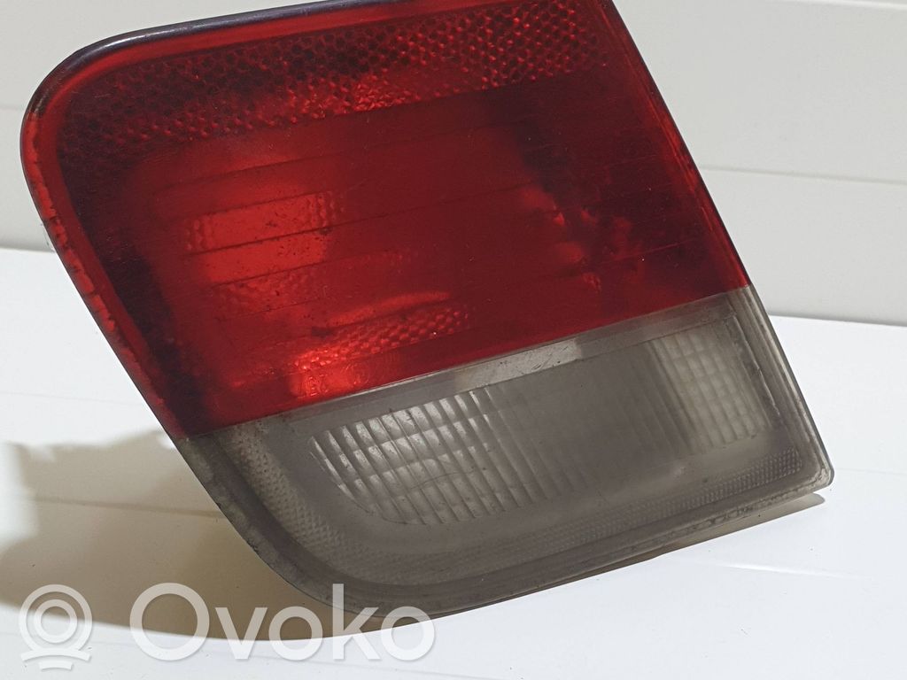 BMW 3 E46 Aizmugurējais lukturis virsbūvē 