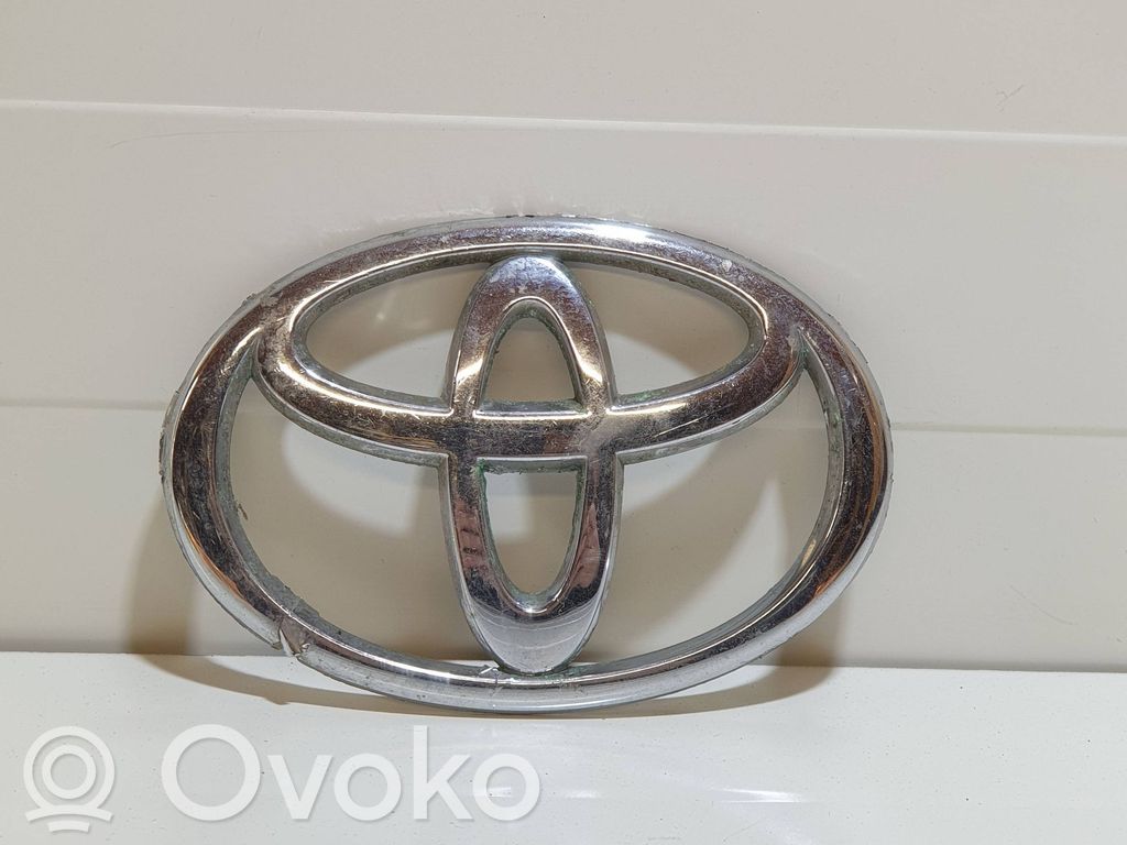 Toyota Avensis T250 Siglă fabricant/litere model 