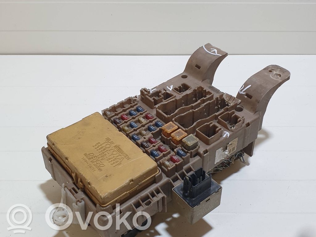 Módulo de fusible   8264113040,2323000231