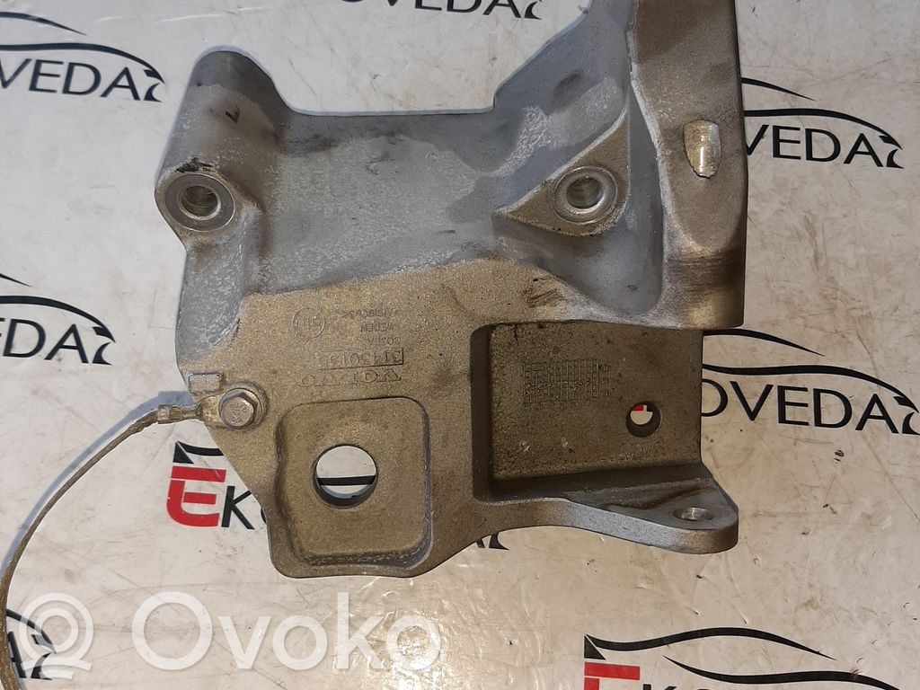 Engine mounting bracket   31430135
