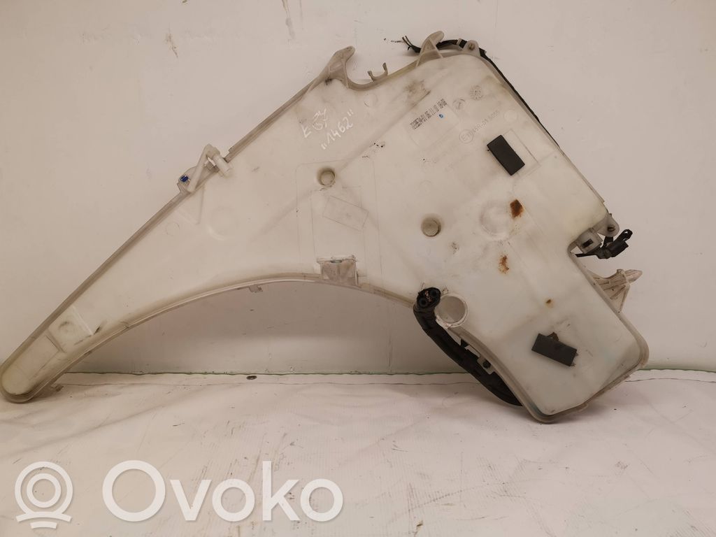 BMW 1 E81 E87 Langų skysčio bakelis 