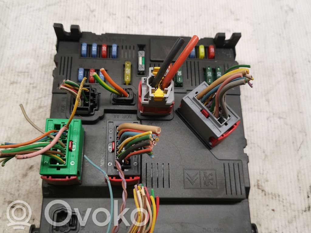 Citroen C4 I Picasso Fuse module 