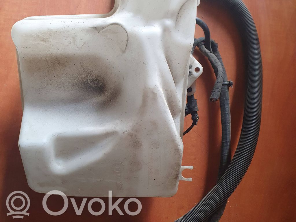 BMW 5 E60 E61 Logu šķidruma tvertne 